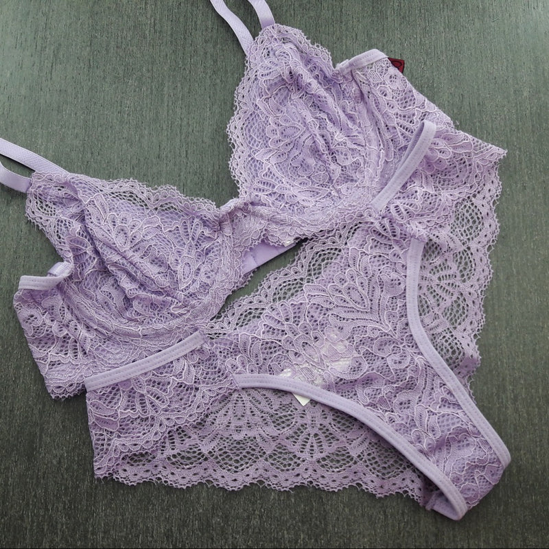 Conjunto de lingerie em  Renda Sem Bojo