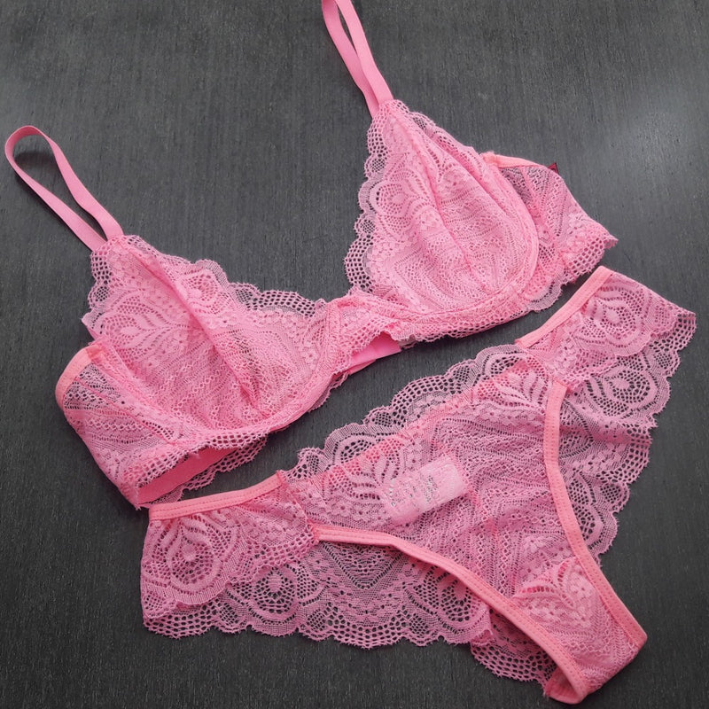 Conjunto de lingerie em  Renda Sem Bojo